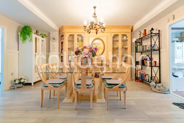 Amplia casa de pueblo con 6 habitaciones en Moncada - foto 2