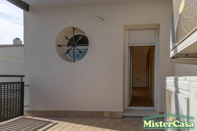 Exclusiva casa pareada de 4 dormitorios con sotano junto al campo de golf — 37