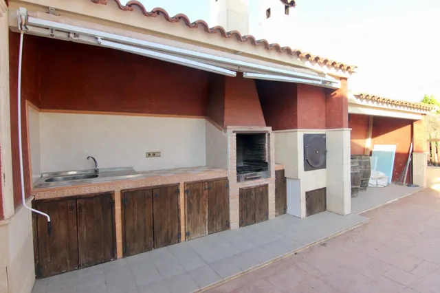 Alquiler larga estancia chalet con piscina — 17