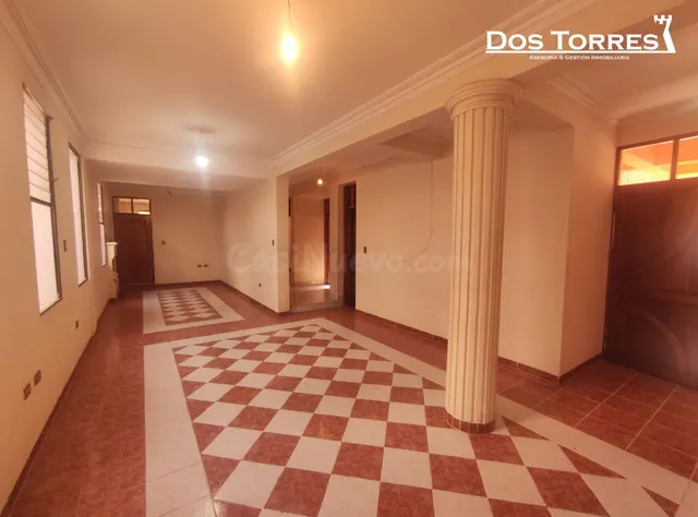CASA MULTIFAMILIAR EN VENTA, ZONA PACATA, SOBRE LA AVENIDA G - foto 2