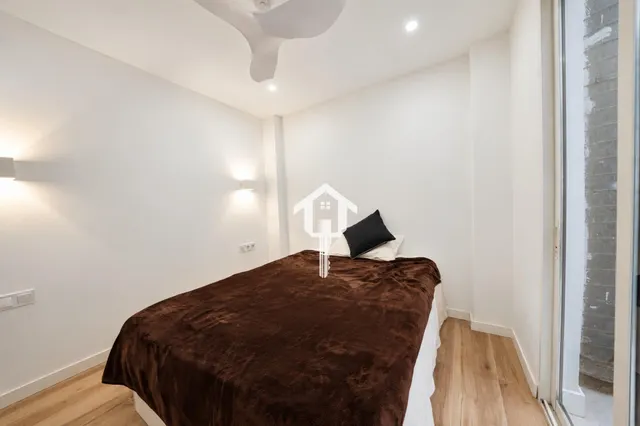 Entreplanta totalmente reformada con 2 patios en exclusiva en zona benalúa de Alicante — 41
