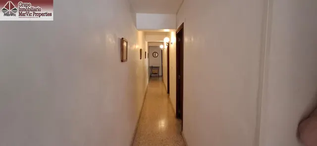 Amplio Piso en el Corazón de Villajoyosa con Múltiples Posibilidades — 8