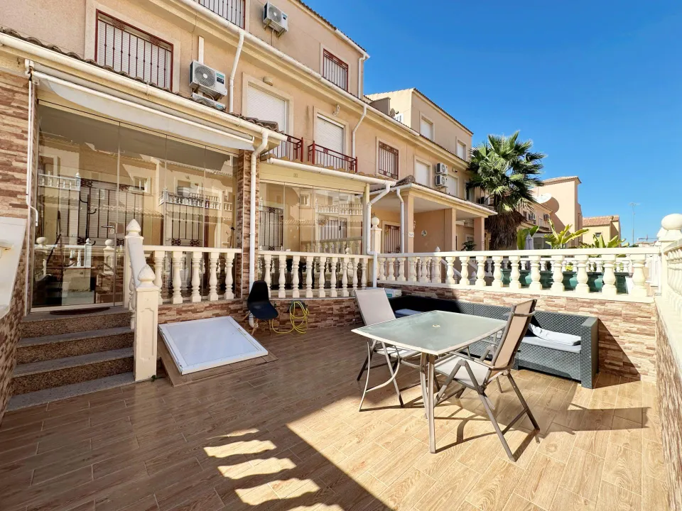 Adosado reformado en Orihuela Costa, cerca del mar