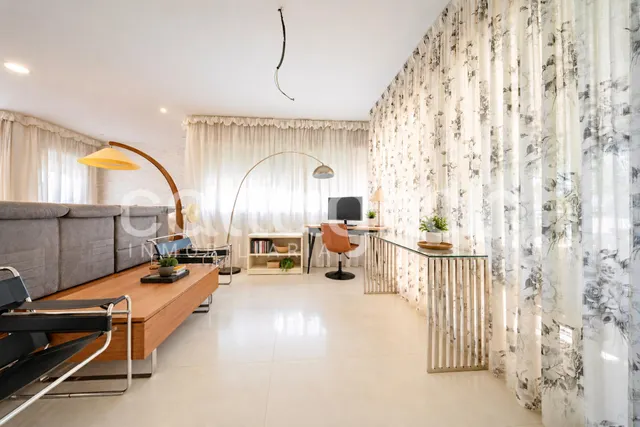 Exclusiva vivienda en Cruz de Gracia: elegancia, amplitud y privacidad — 44