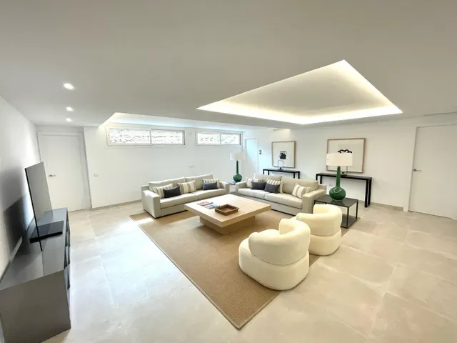 Villas urbanas en Marbella con magnificas vistas al mar. — 10