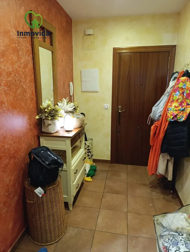 Piso Reformado en Zona Av. Barcelona - Viñuela, Córdoba por €205,000 — 12