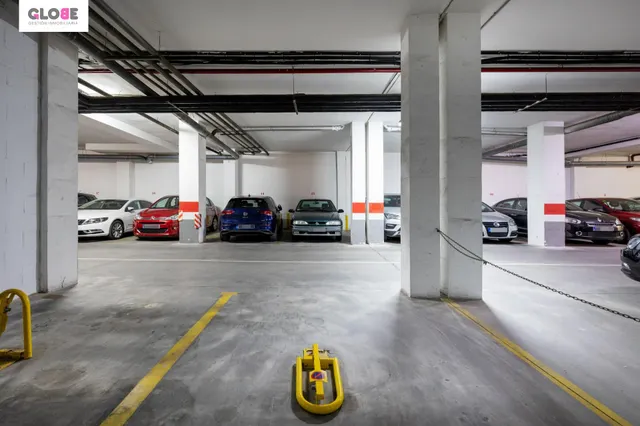 En venta una plaza de garaje en Villarejo. — 18