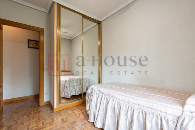 PISO EXTERIOR CON PISCINA  Y PLAZA DE GARAJE EN EL BARRIO DE ESTRELLA — 13