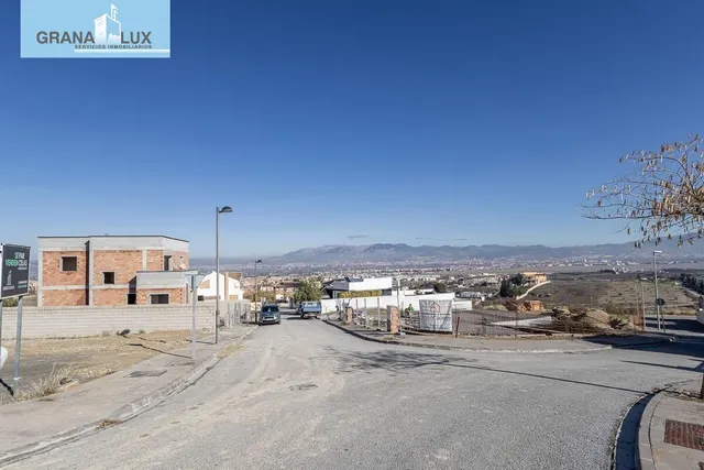 Parcela exclusiva con estructura de Chalet independiente y piscina en Urb. El Montecillo, Las Gabias — 34