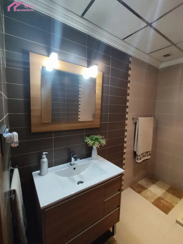 LUJOSO CHALET INDEPENDIENTE EN VENTA EN EL RAAL — 41