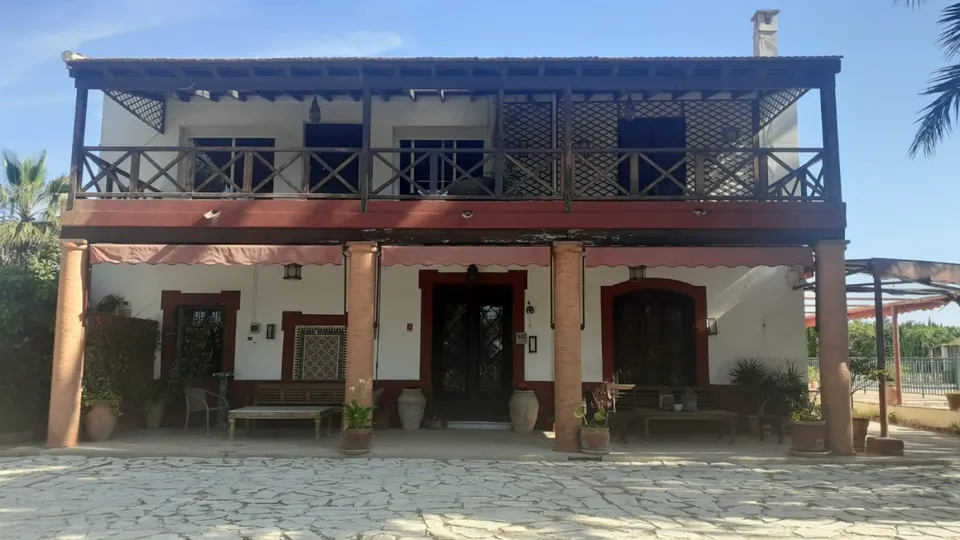 VILLA UNICA EN VENTA!! VILLA ILLICE!!