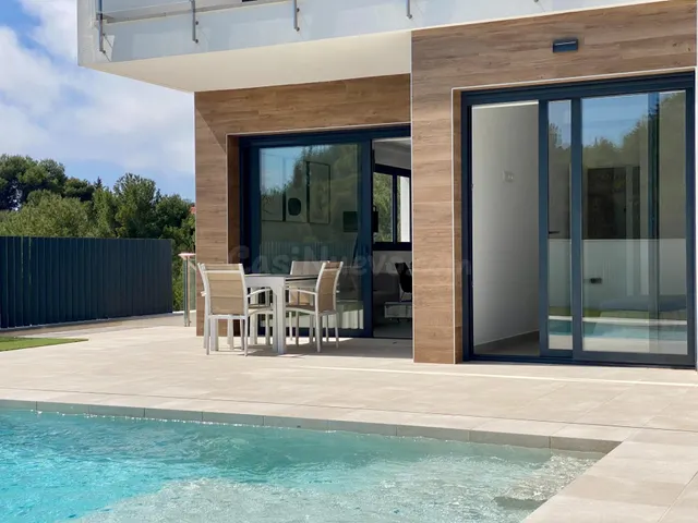 CHALET DE LUJO CON PISCINA, VISTAS AL MAR Y SOLÁRIUM PRIVADO — 2