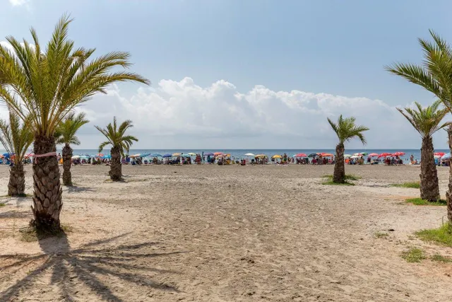 A 50 METROS DE LA PLAYA!!!!TU NUEVO HOGAR — 50