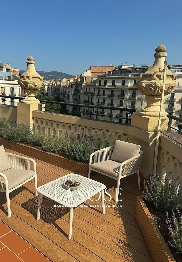 Espectacular ático con terraza y vistas panorámicas de Barce - foto 5