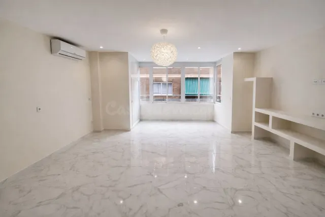 PIso centrico de tres dormitorios y tres baños