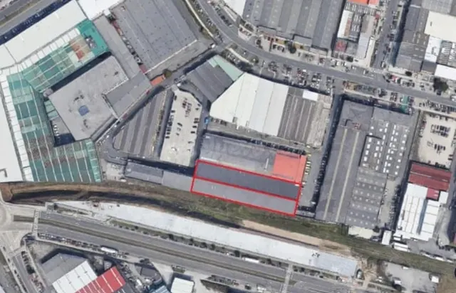 NAVE EN VENTA EN POLIGONO A GRELA (A CORUÑA) - foto 4