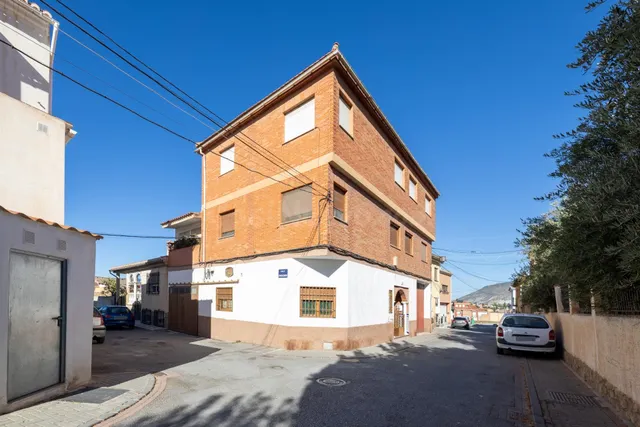 SE VENDE AMPLIO PISO EXTERIOR EN DÚRCAL GRANADA INCLUYE LOCAL — 2