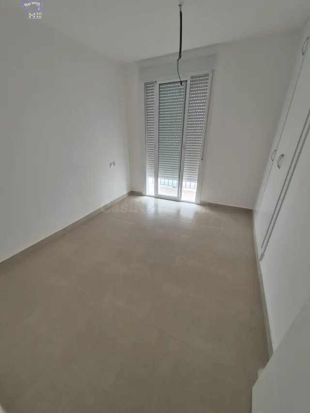 SE VENDE PISO EN PRIMERA PLANTA EN ZONA BARRIO BAJO