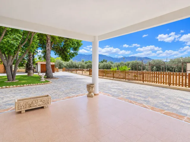 Villa con piscina y parcela de 14.000 m2 en Orihuela — 20