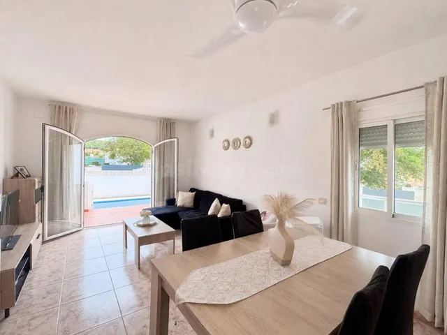 Vivienda con mucho encanto a 5' de la playa - foto 2