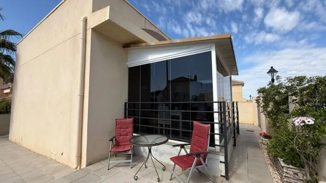 ESPECTACULAR CHALET 2 HABS EN CIUDAD QUESADA 244.000€ — 28