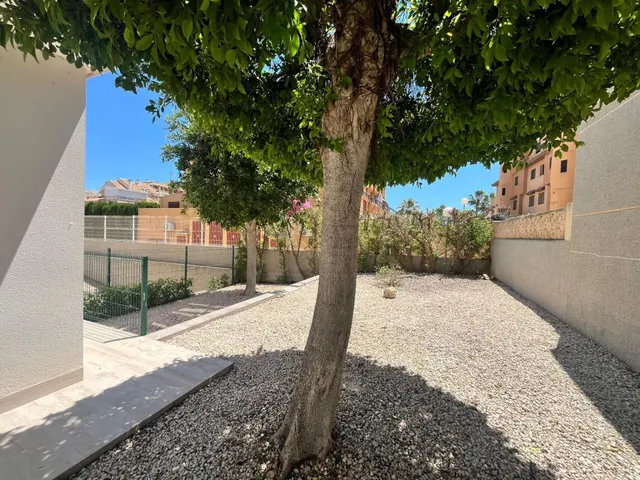 ¡a la venta! espectacular apartamento de obra nueva con jardín privado en Torrevieja** — 24