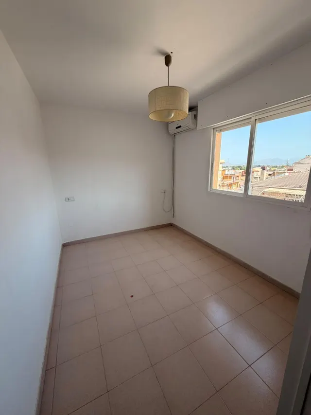 Piso en alquiler con 3 dormitorios, garaje y ascensor — 20