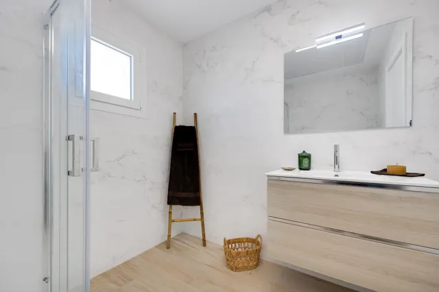 Villa moderna de 3 dormitorios con piscina privada en Aguas Nuevas, Torrevieja — 43