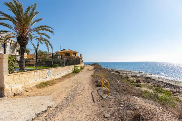 Adosado en primera línea con vista al mar — 46