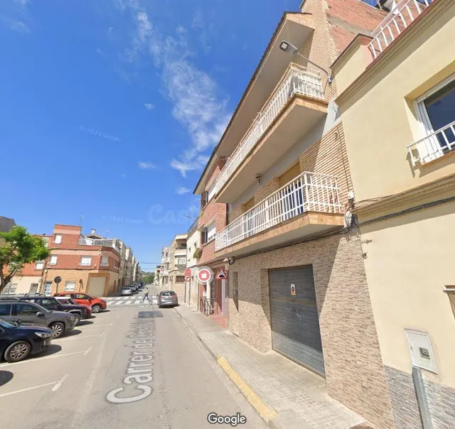 VENTA DE PISO OKUPADO EN Santa Margarida de Montbuí (BARCELO - foto 2
