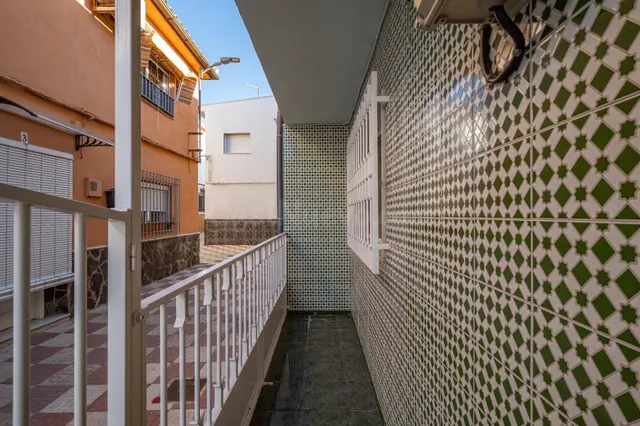 CASA HACIENDO ESQUINA EN ATARFE — 4