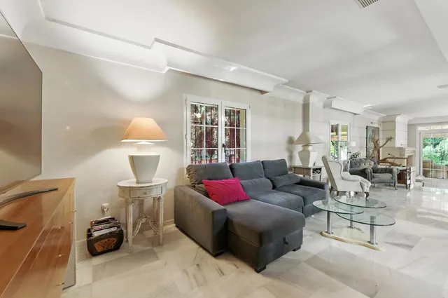 Chalet 10 habitaciones 679m² en venta - Marbella — 7