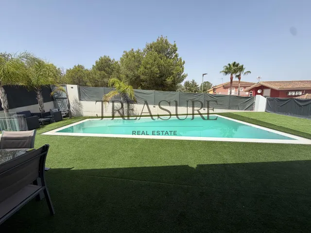 Chalet de autor con piscina privada en los romeros | arquitectura, luz y exclusividad — 30