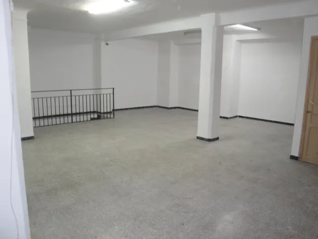 LOCAL COMERCIAL EN CALLE BLAS VALERO — 2