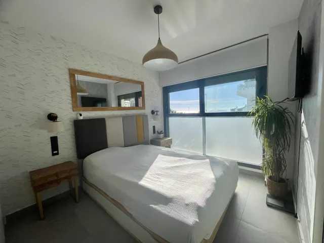 Chalet adosado de lujo con garaje privado y vistas al mar en Guardamar Hills — 10