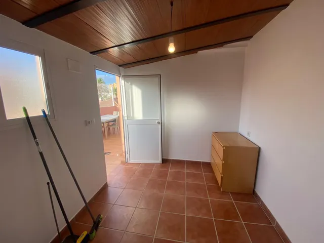 Tomares. bonito triplex amueblado junto al ayuntamiento — 42