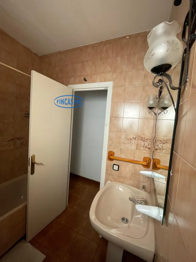 Vivienda situada en el barrio de Altozano, muy próxima a la Plaza de América — 15