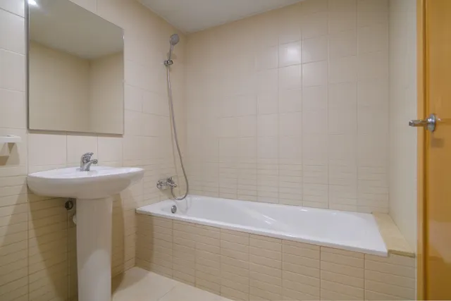 Impecable y céntrico en Manresa: 3 hab, suite y balcón — 24