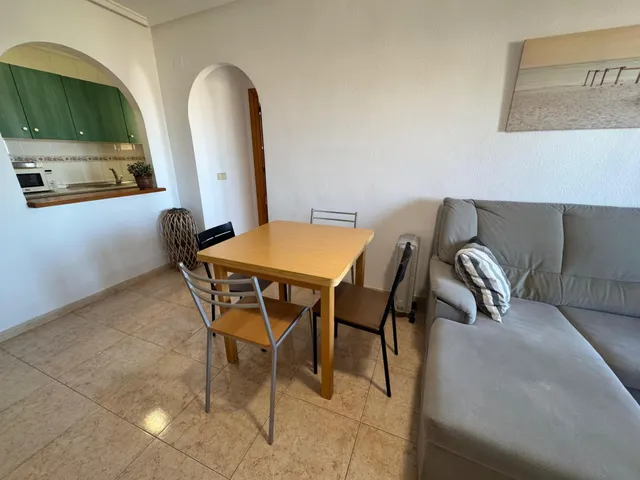 Apartamento con vistas despejadas y piscina — 11