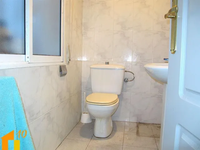 Vivienda en Avd. Arlanzón, zona Hacienda. — 8