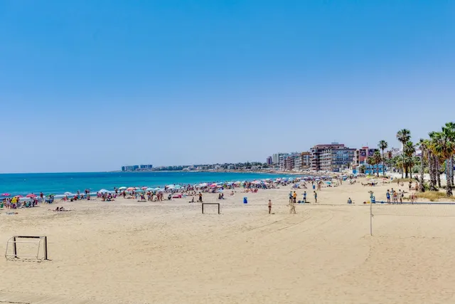 Amplio Apartamento en Acequion, Torrevieja - ¡A solo 250m de la Playa! — 32