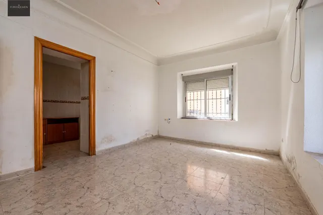 Amplia Casa en Venta en Guadix - Oportunidad de Inversión — 29