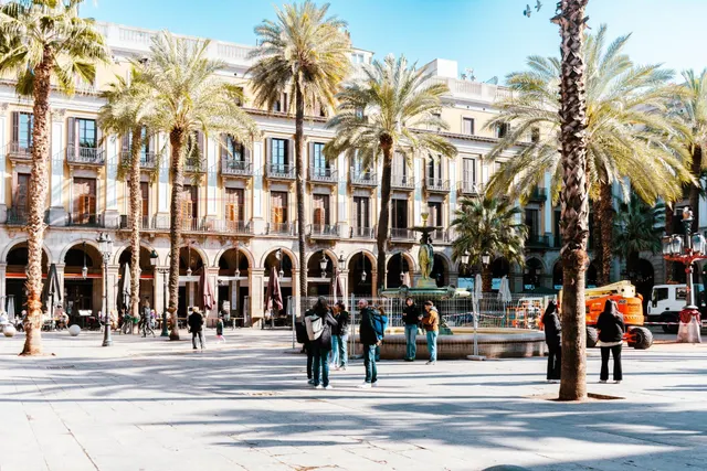 Piso para reformar con balcón en l' antiga esquerra de l' eixample — 28