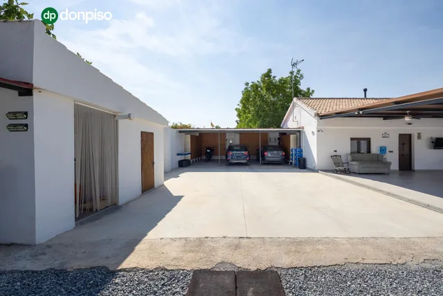 Chalet en parcela urbana de 833 metros. — 29