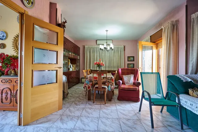CHALET INDEPENDIENTE EN VENTA — 10