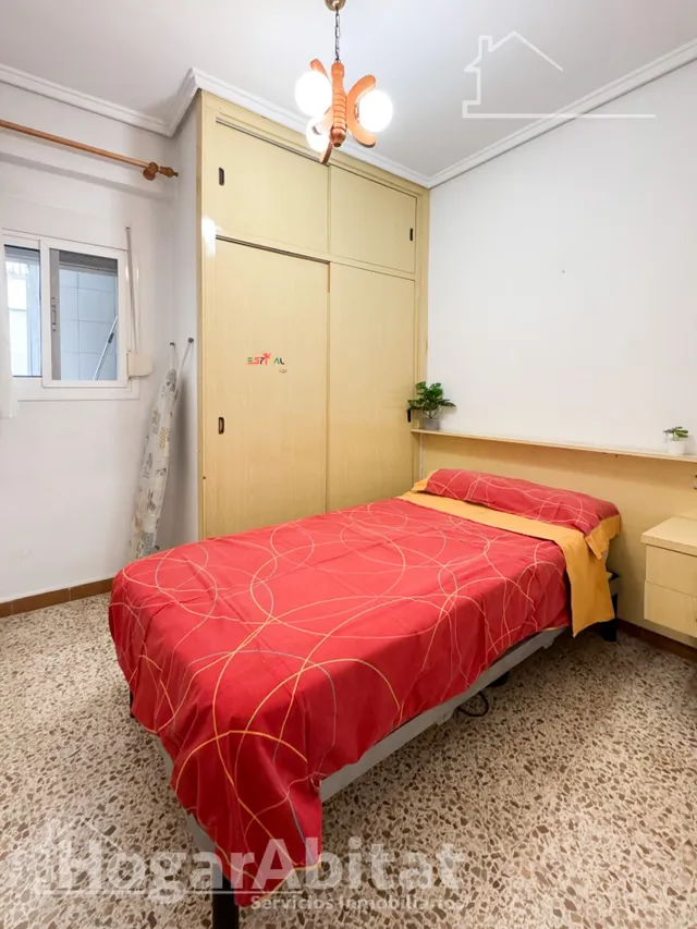SEMIREFORMADO AMPLIO Y LUMINOSO CON TERRAZA Y BALCÓN EN PATERNA — 13