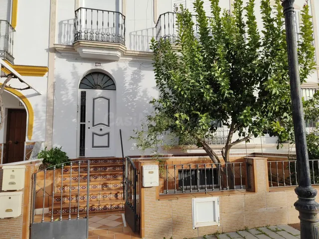 Ático de tres dormitorios en Olvera. - foto 2