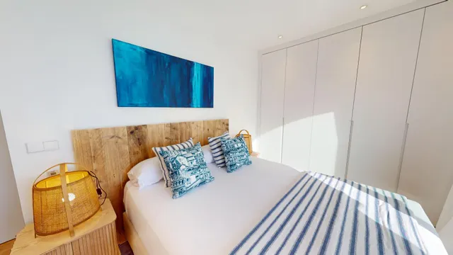 Piso en alquiler de temporada de tres dormitorios en primera línea de playa. — 18