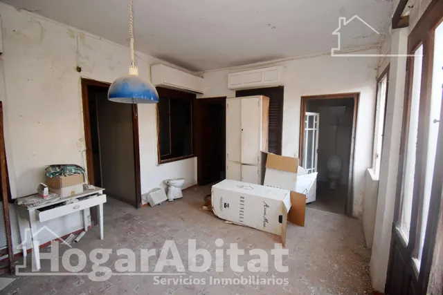 ¡Hazla a tu gusto! Casa amplia y luminosa de tres alturas para reformar, cerca del ayuntamiento — 36