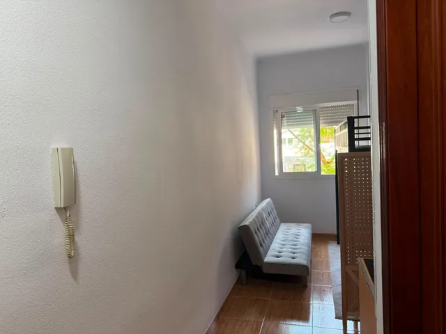 Estudio Luminoso en el Corazón del Puerto de Aguadulce — 15
